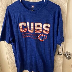 Mens Large cubs tshirt